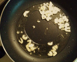 Foto del paso 9 de la receta: Tortilla de rovellons con butifarra de setas