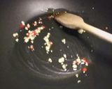 A picture of step 3 of Langostines in a spicy tomato sauce.
