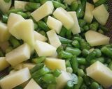 सेंगरी आलू (sangri aloo recipe in Hindi) रेसिपी चरण 1 फोटो