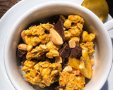 Foto del paso 6 de la receta: Granola sin azúcar de plátano y chocolate 🍌🍫