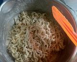 Foto langkah ke 3 dari resep Sosis mie gulung (tanpa telur).