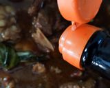 Gambar langkah 7 resipi Daging Kicap Tumis Asam.