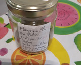Foto del paso 1 de la receta: Sal de ortiga y manzanilla de mahón