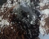 Foto langkah ke 1 dari resep Eggless cup cake coklat lembut.