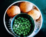 A picture of step 1 of Healthy tasty masaledar green peas and potato sabji.