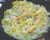 Foto del paso 3 de la receta: Tortilla de repollo -  Eijat almalfuf