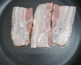 รูปขั้นตอนการทำที่ 1 ของ Bacon Egg Cheese Topping Toast