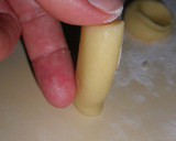 Foto del paso 5 de la receta: Galletitas pepas de dulce de leche