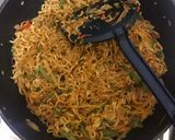 Foto langkah ke 6 dari resep Mie goreng sayur sederhana.