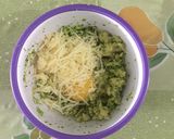 Foto langkah ke 4 dari resep Cheesy Broccoli Bites (Bola Brokoli Keju).
