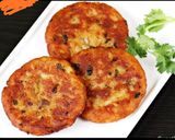 A picture of step 4 of Chatpati Aloo Ki Tikki.
