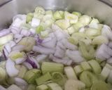 Foto del paso 2 de la receta Crema de Puerros con Pera