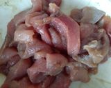 รูปขั้นตอนการทำที่ 1 ของ ราดหน้าหมูหมัก เส้นบุก คลีน