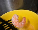 Foto del paso 4 de la receta: Camarones apanados