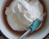 Habos meggyes krém tortába, sütibe recept fázis 6 fotója