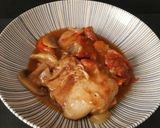 Foto del paso 9 de la receta Contramuslos de pollo guisados en salsa