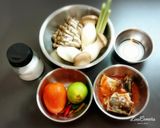 รูปขั้นตอนการทำที่ 1 ของ ต้มยำปลากระป๋องใส่เห็ด