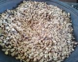 Foto langkah ke 2 dari resep Bubuk Kopi HomeMade.