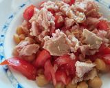 Foto del paso 4 de la receta Ensalada de garbanzos con aguacate y atún