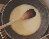 A picture of step 4 of Fluffy Egg Soup.