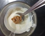 A picture of step 2 of Muesli-gulkand chocolates.