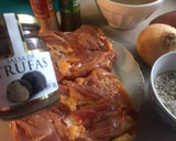 Foto del paso 1 de la receta: Guisado de pollo con salsa de trufa