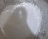A picture of step 1 of Donuts bowl.