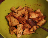 Foto del paso 3 de la receta: Patatas gajo al horno