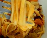 Une image de l'étape 5 de Linguines à la crème de butternut et miso au yuzu.