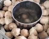 Foto langkah ke 3 dari resep Kuah Bakso.