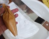 Foto langkah ke 2 dari resep Cheese Button Cookies.