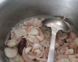 A picture of step 2 of قیمہ چنادال.