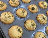 Foto langkah ke 6 dari resep Muffin sosis keju mini.