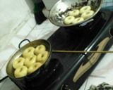 Foto langkah ke 9 dari resep Donat Ekonomis Empuk Tanpa Kentang.