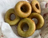 Gambar langkah 3 resipi Donat Teh Hijau (Matcha Doughnuts).