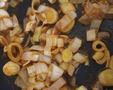 Foto del paso 3 de la receta: Judías pintas con oreja y chorizo