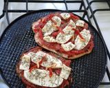 Foto del paso 1 de la receta: Pan chapatí con tomates perita condimetados