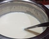 A picture of step 1 of Custard vanilla ice cream shake.