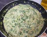 Foto del paso 4 de la receta: Salsa blanca de espinaca, tocineta y cebolla