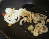 Foto langkah ke 3 dari resep Mie Goreng Sarden.