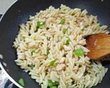 A picture of step 2 of Chicken spicy pasta.
