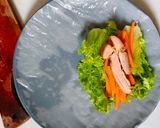 Foto langkah ke 4 dari resep Vietnamese Spring Rolls.