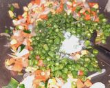 शेजवान फ्राईड राईस (schezwan Fried Rice recipe in marathi) रेसिपी स्टेप 5 फोटो 