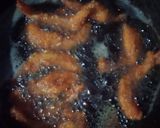 Foto langkah ke 3 dari resep Ebi Furai with Mushroom Sauce.