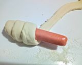 Virslis kiflik kelt tésztából recept fázis 4 fotója