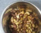 A picture of step 2 of Peanut Cheezy Halwa.