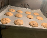 Foto del paso 4 de la receta: Cookies con gotas de chocolate