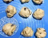 Foto langkah ke 3 dari resep Roti Kismis / Raisin Buns.