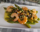 Foto del paso 4 de la receta: Espárragos con langostinos