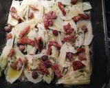 Foto del passaggio 2 della ricetta Finocchi gratinati con olive taggiasche e pomodori secchi